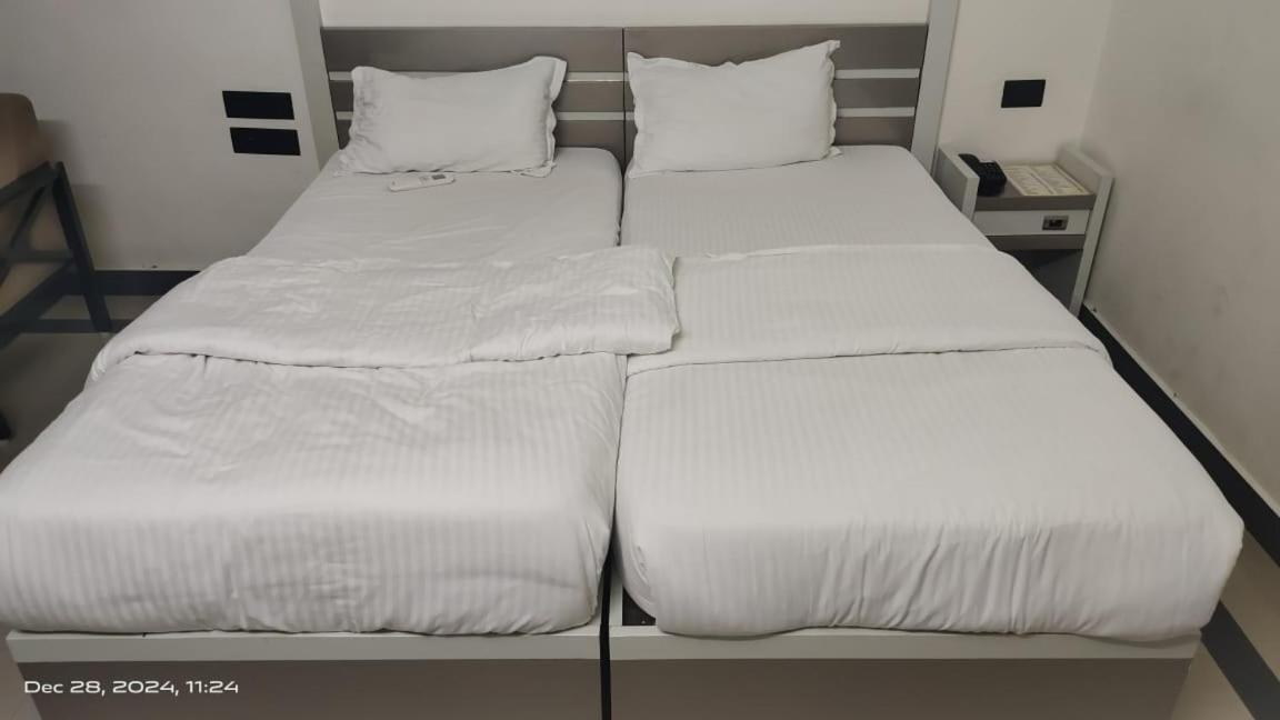 Sr Hotel Anakāpalle Eksteriør billede
